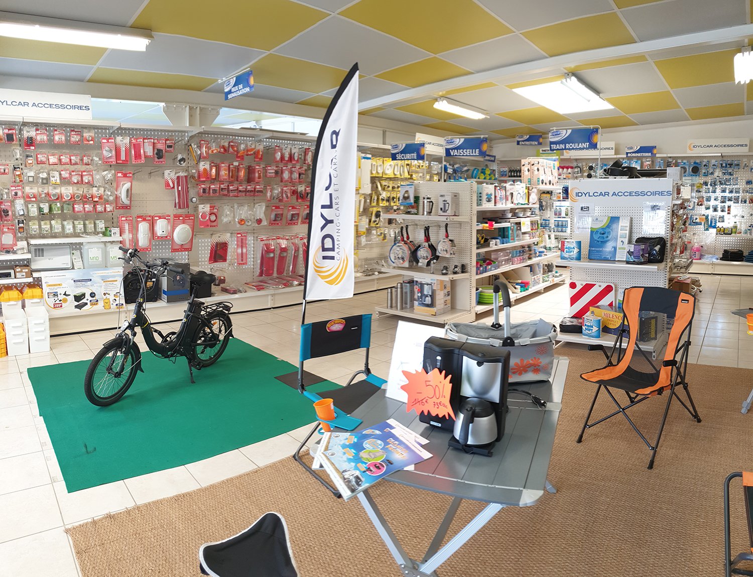 Magasin d'accessoires et entretien > Antoine Caravanes Camping-cars