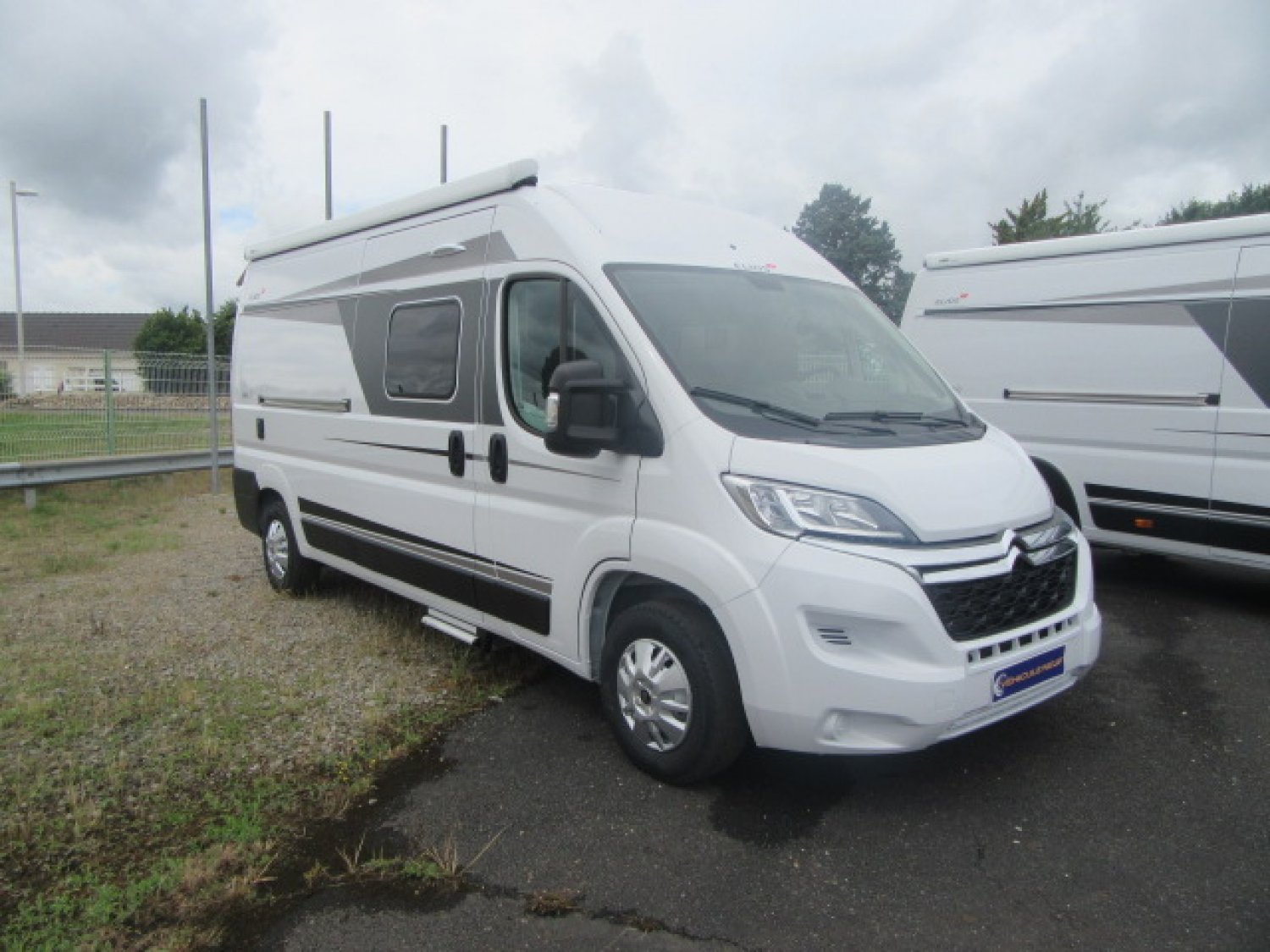 Antoine Caravanes et Camping Car - Elios Elios VAN 59 T à 63 850€
