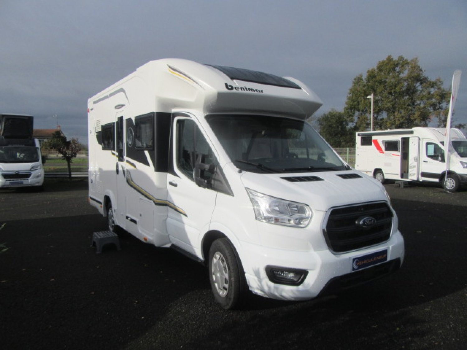 Antoine Caravanes et Camping Car - Benimar TESSORO 483 à 63 990 €