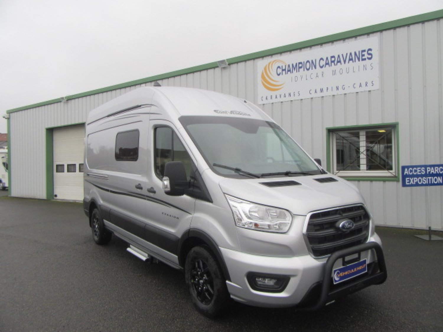 Antoine Caravanes et Camping Car - Font Vendôme FORTYVAN 4X4 à 70 320 €