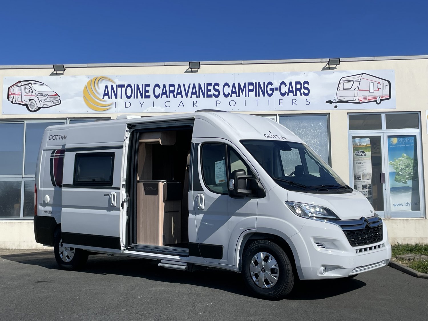 Antoine Caravanes et Camping Car GIOTTIVAN 60 B Giottiline