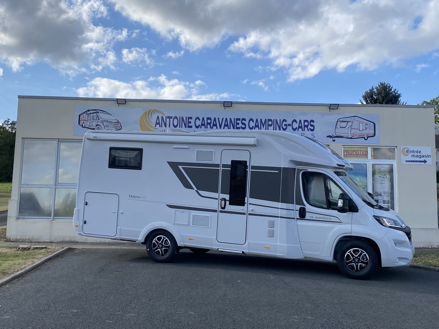 Antoine Caravanes et Camping Car - Adria Matrix Axess 650 DC GT Edition à 85 740€