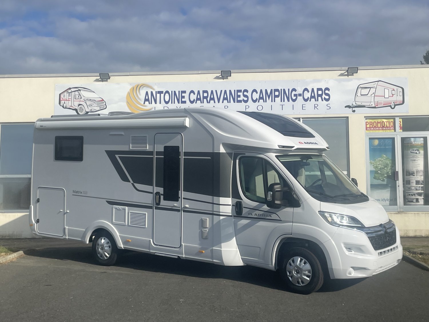 Antoine Caravanes et Camping Car - Adria MATRIX AXESS 650 DC à 78 390€