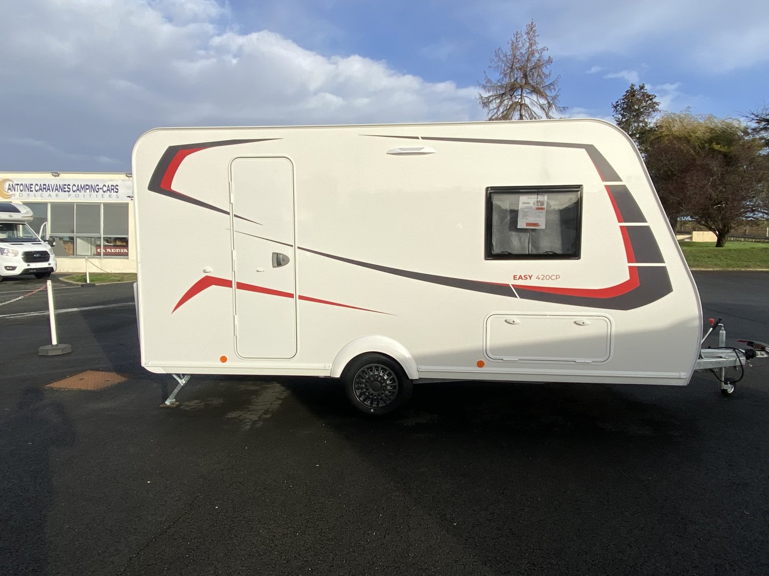 Antoine Caravanes et Camping Car - Sterckeman Easy 420 CP à 19 990€