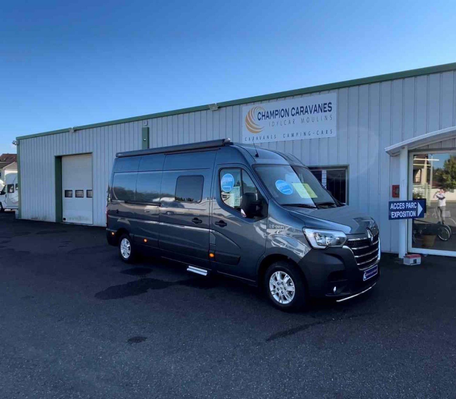 Antoine Caravanes et Camping Car - Burstner DELFIN C 621 à 68 900 €