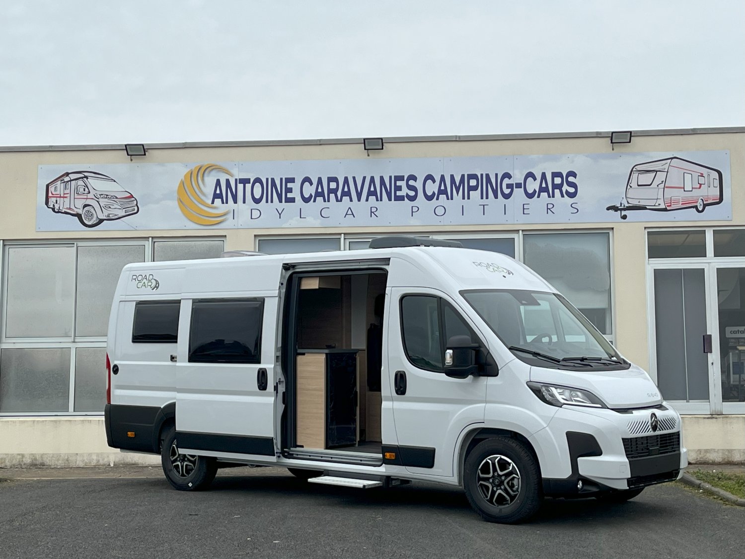 Antoine Caravanes et Camping Car - Possl ROADCAR R 640 à 69 482 €