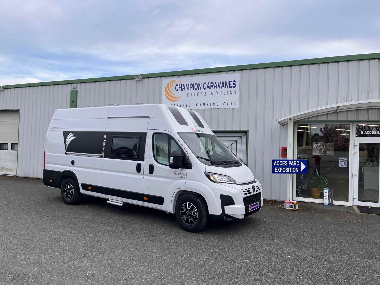 Antoine Caravanes et Camping Car - Dreamer CAMPER FIVE à 69 100 €