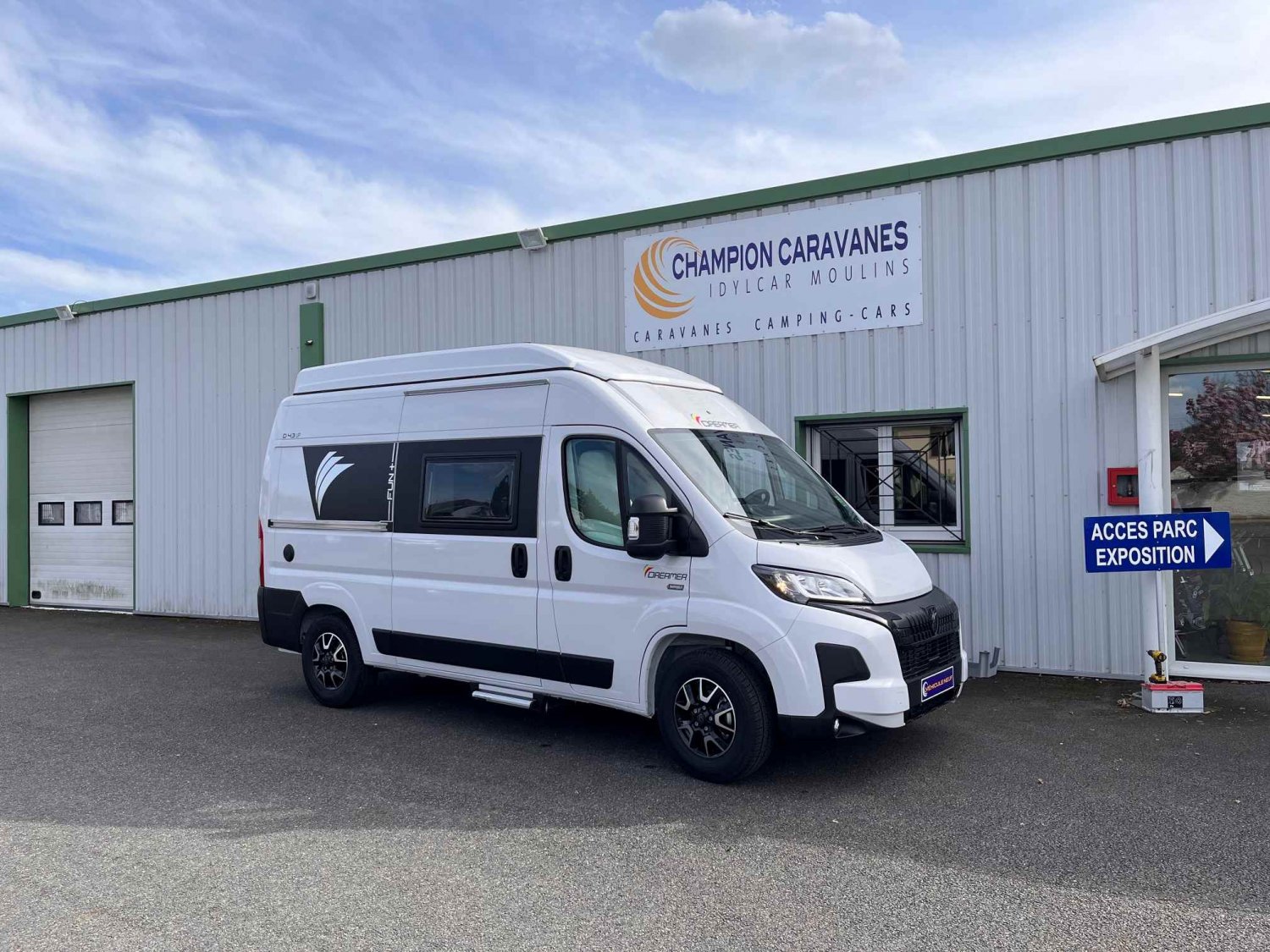Antoine Caravanes et Camping Car - Dreamer 43 UP à 67 500 €