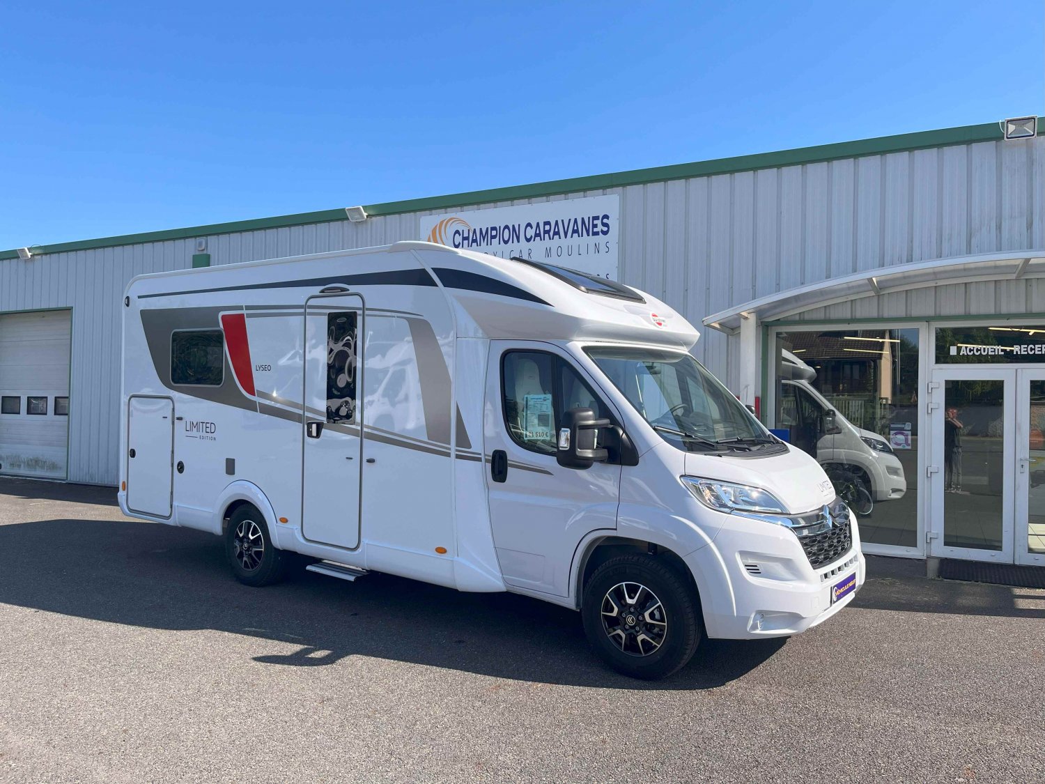 Antoine Caravanes et Camping Car - Burstner LYSEO TD 644 LIMITED EDITION à 81 510 €