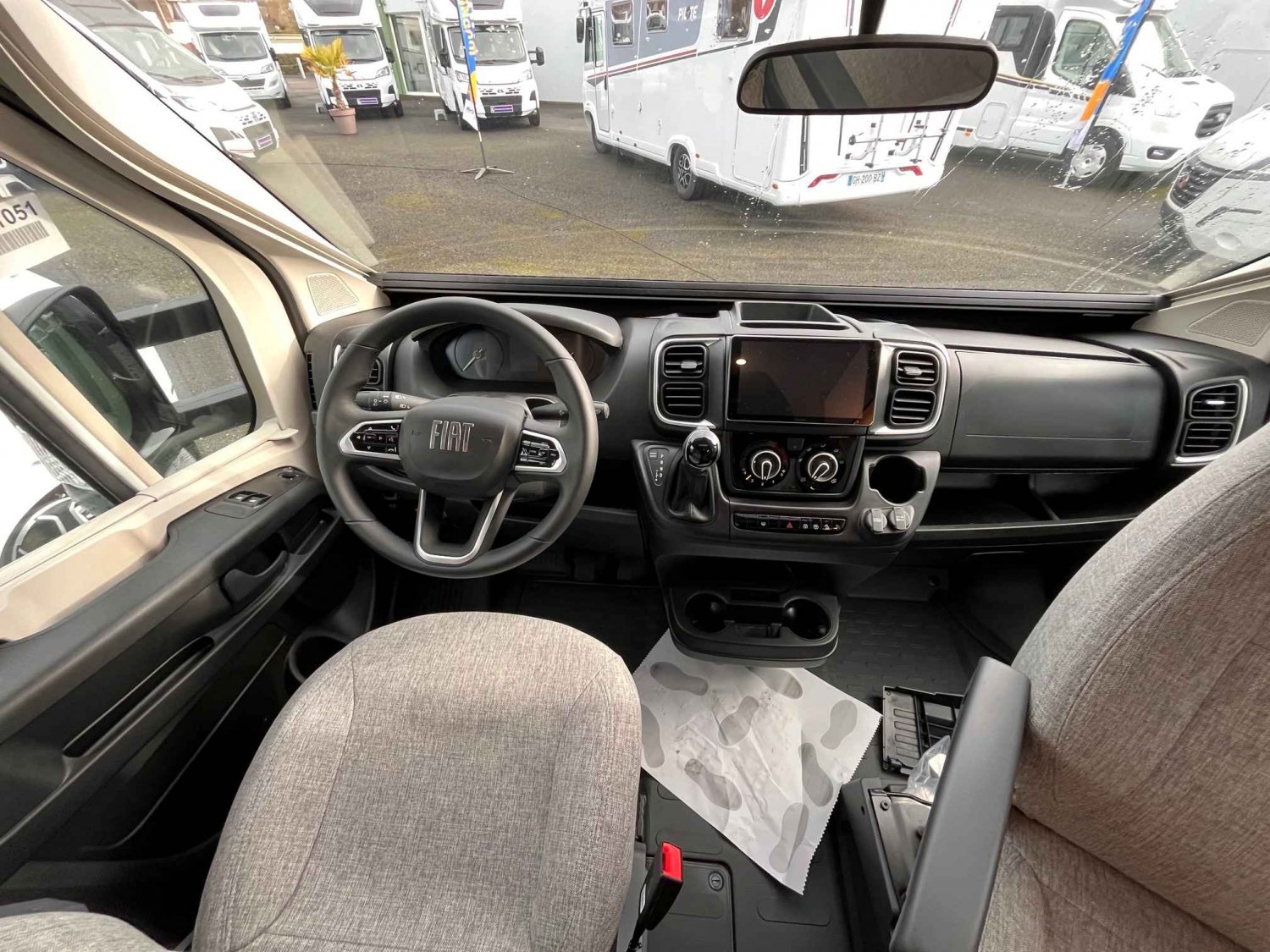 Antoine Caravanes et Camping Car CHALLENGER 318 ANNIVERSAIRE Challenger