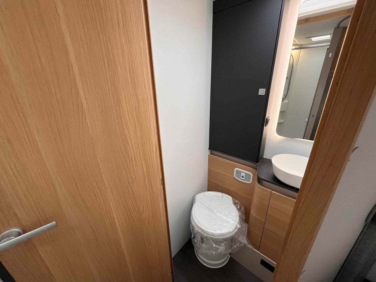 Antoine Caravanes et Camping Car Matrix Axess 650 DL Adria