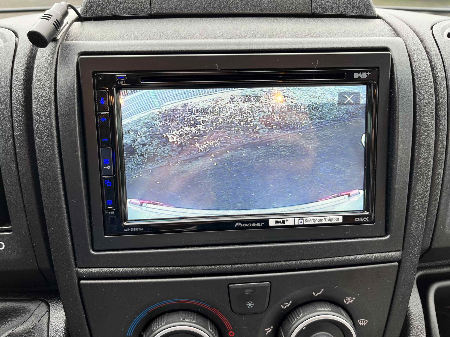 Antoine Caravanes et Camping Car LYSEO 684 G Burstner