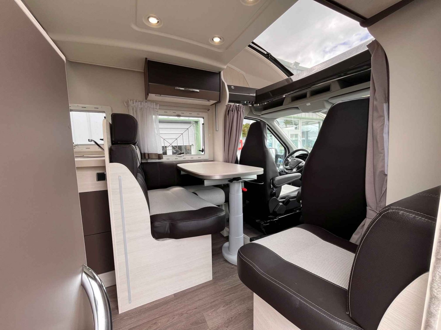 Antoine Caravanes et Camping Car QUARTZ 288 EB Challenger