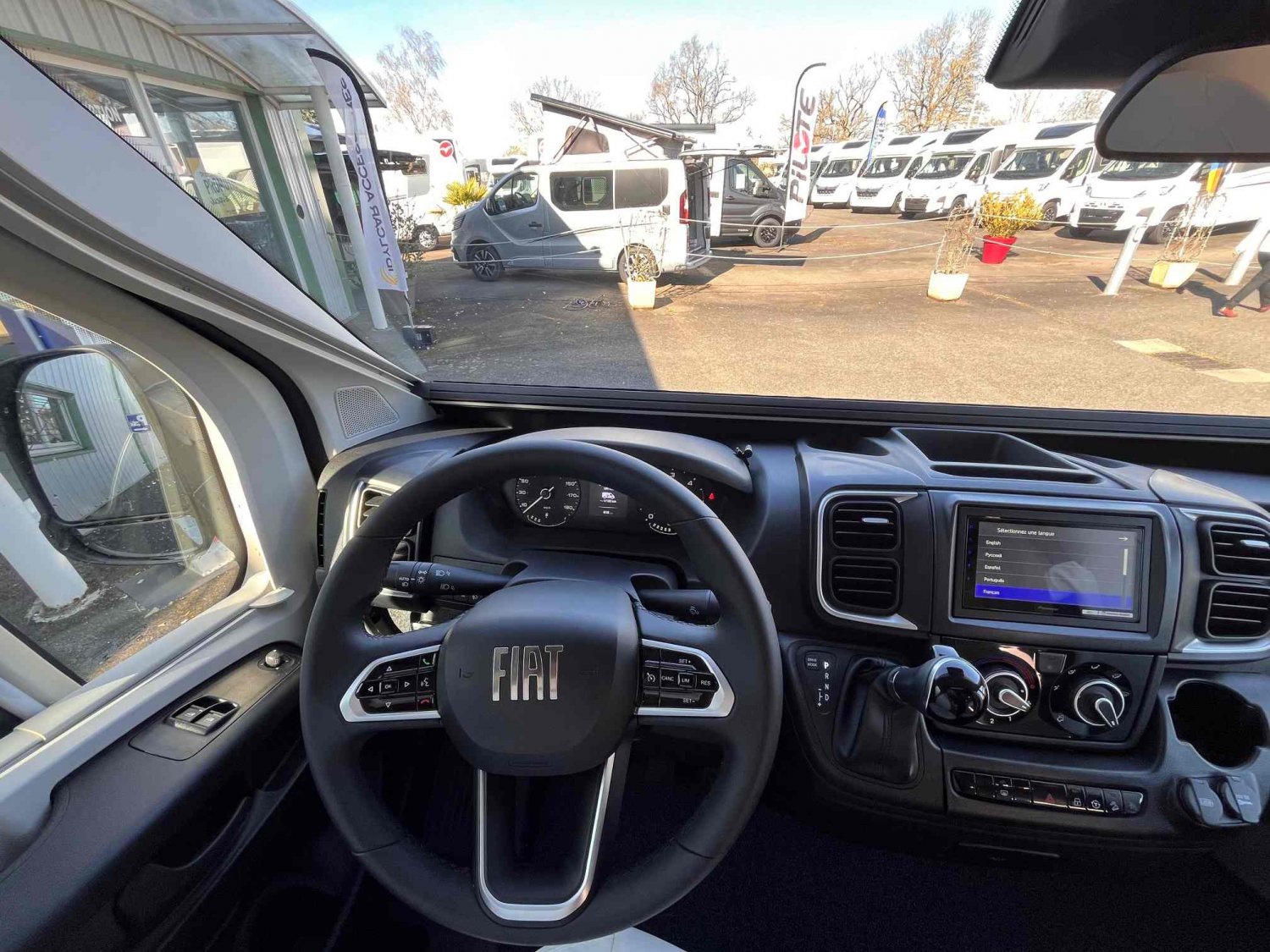 Antoine Caravanes et Camping Car P 690 Pilote