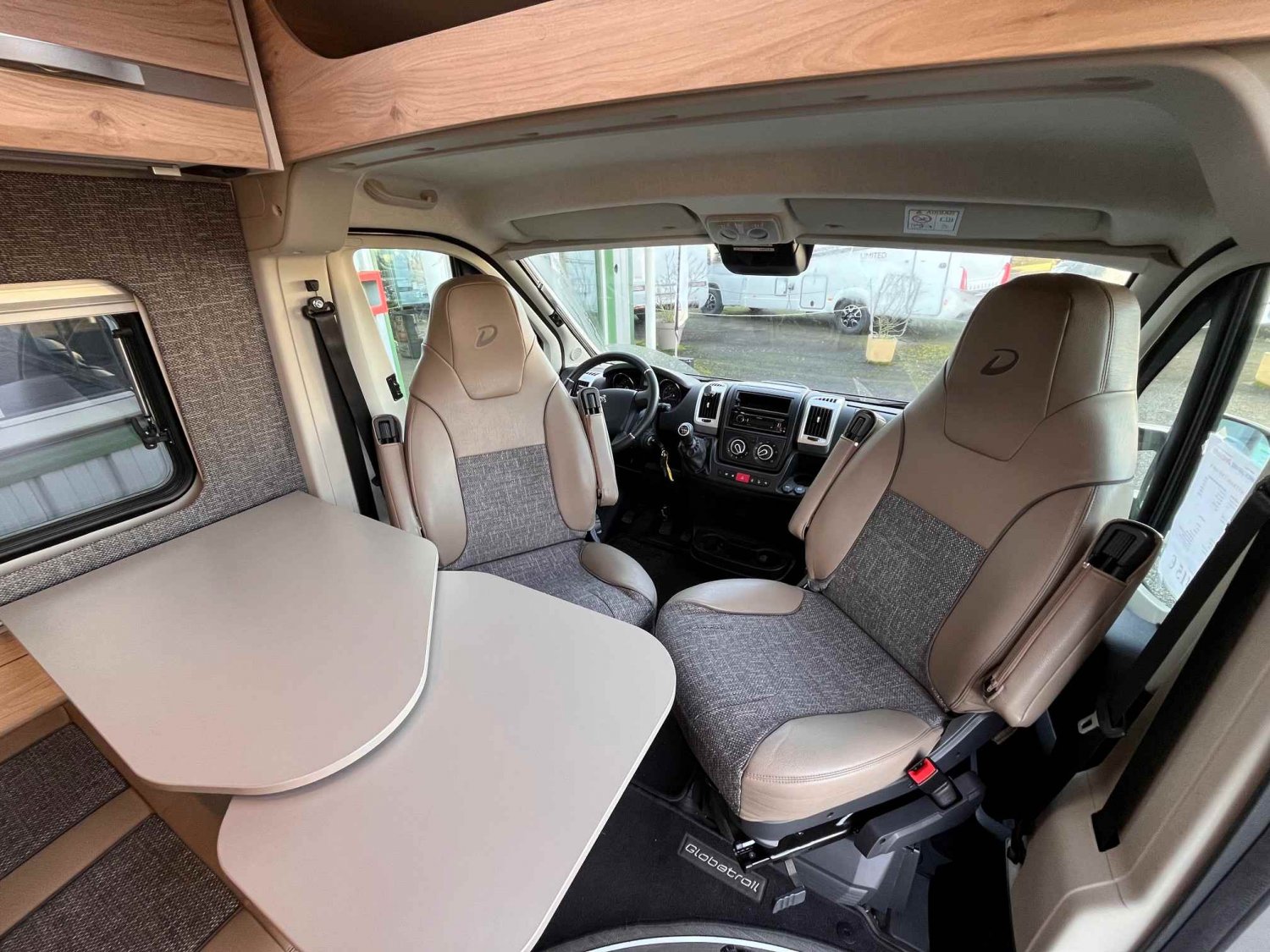 Antoine Caravanes et Camping Car DETHLEFFS GLOBETRAIL CVD 600 S Dethleffs