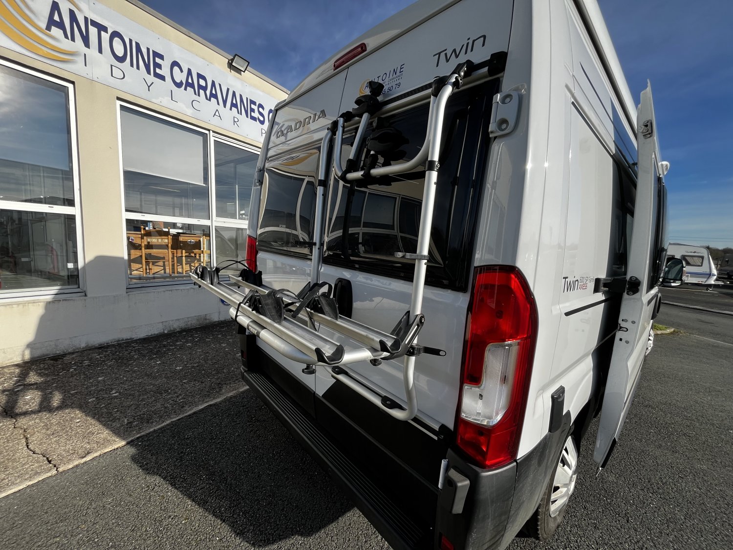 Antoine Caravanes et Camping Car TWIN 600 SP FAMILY Adria