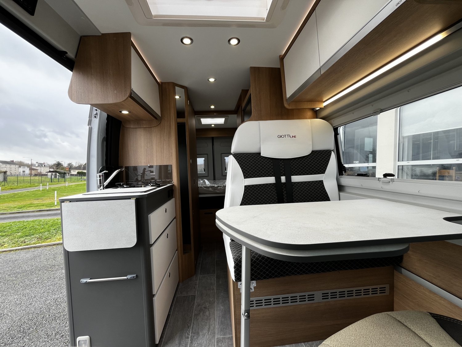 Antoine Caravanes et Camping Car 60 T Giottiline