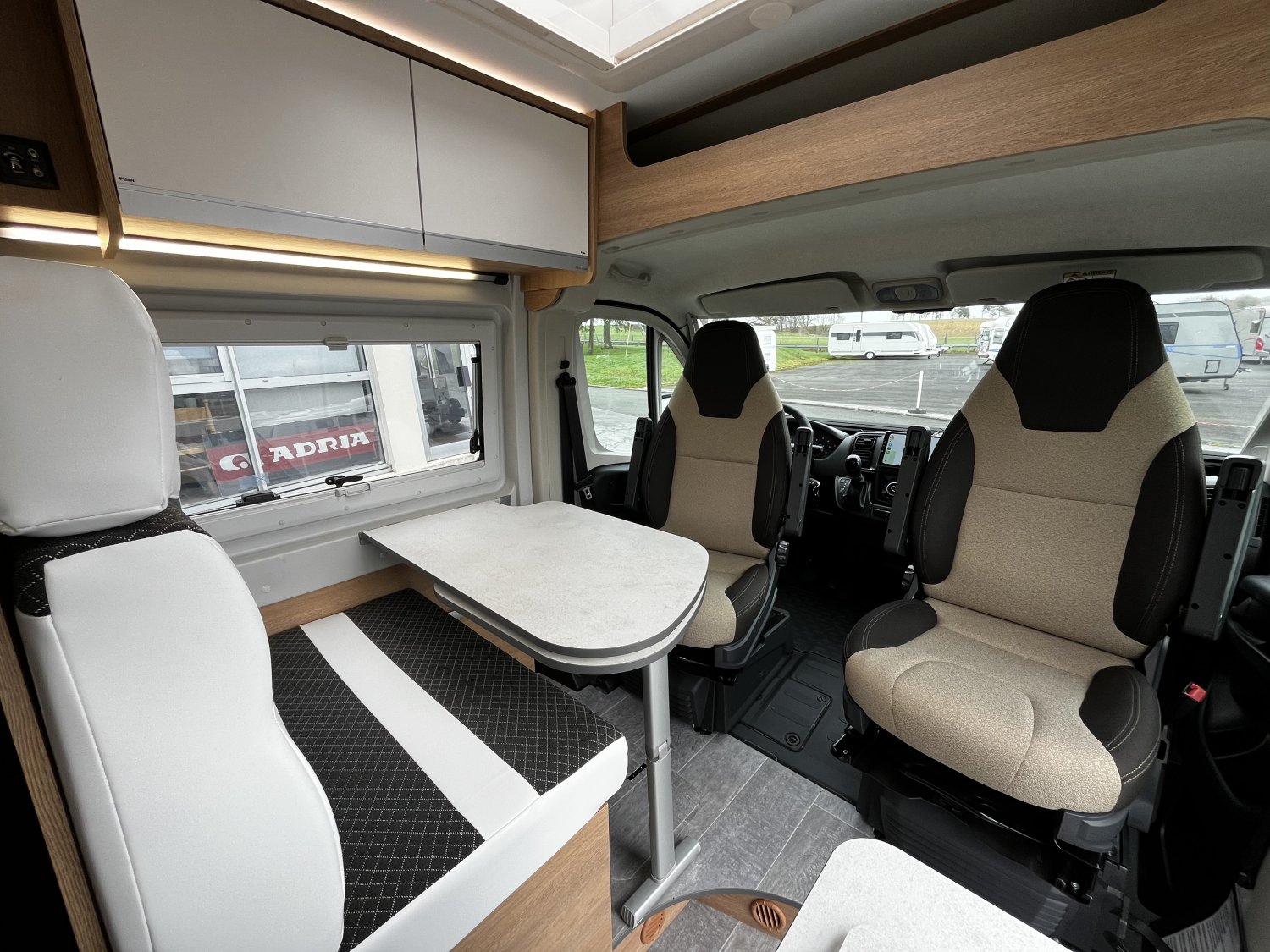 Antoine Caravanes et Camping Car 60 T Giottiline