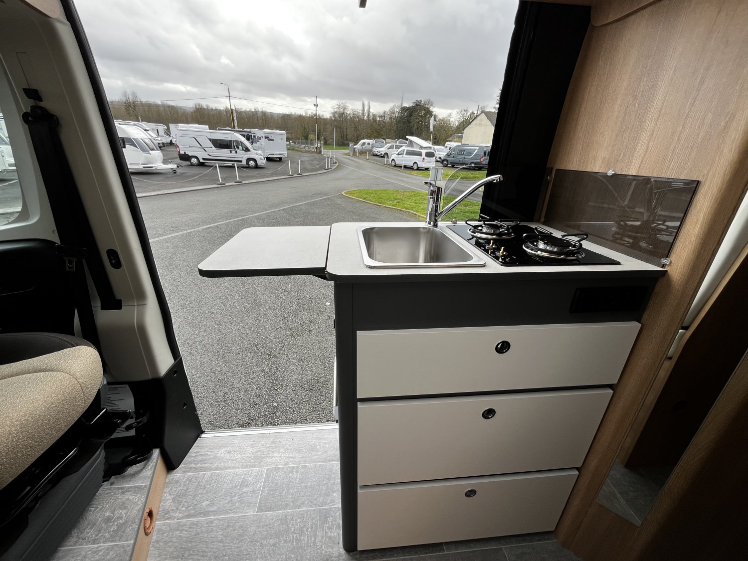 Antoine Caravanes et Camping Car 60 T Giottiline