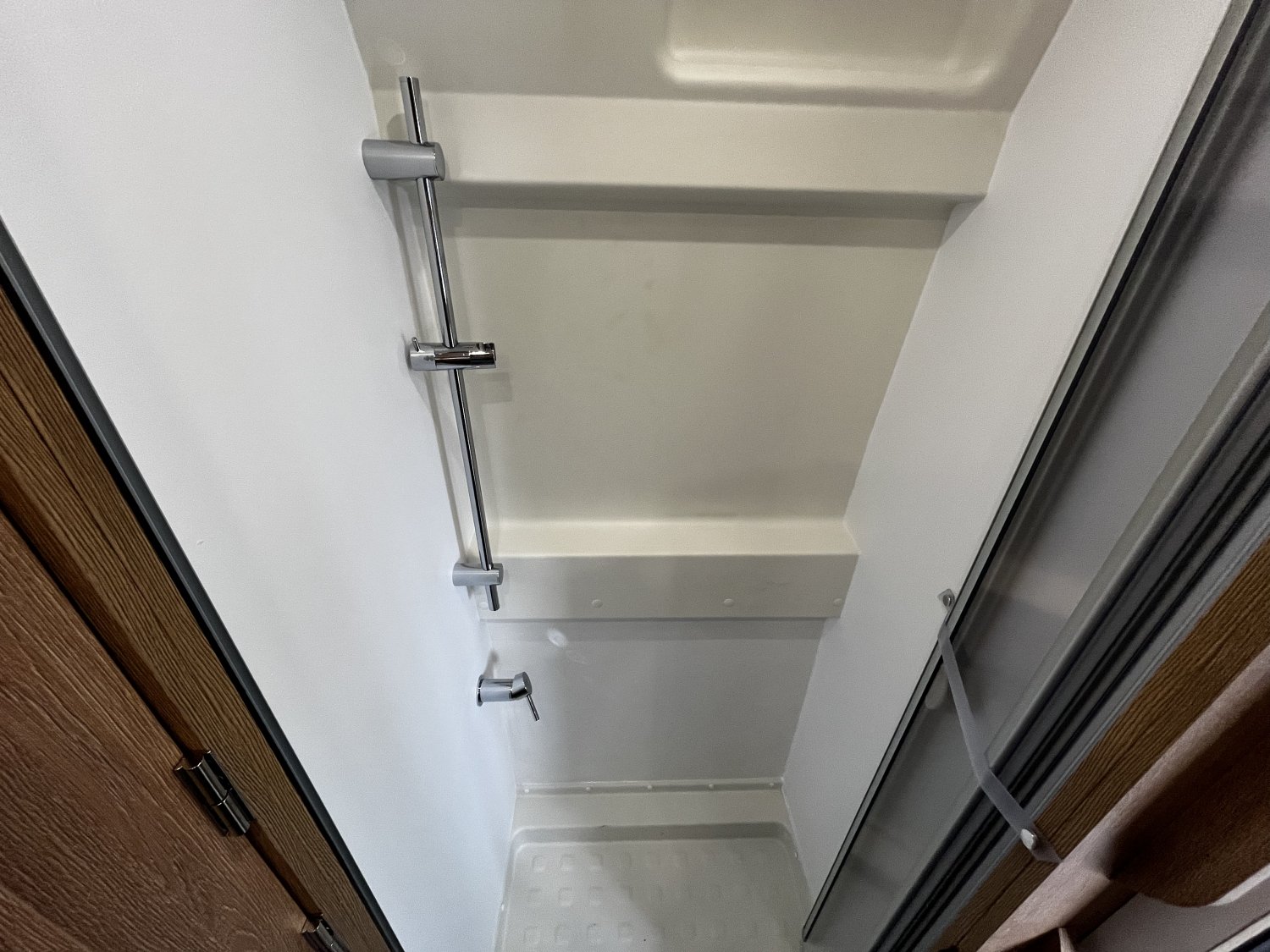 Antoine Caravanes et Camping Car 60 T Giottiline