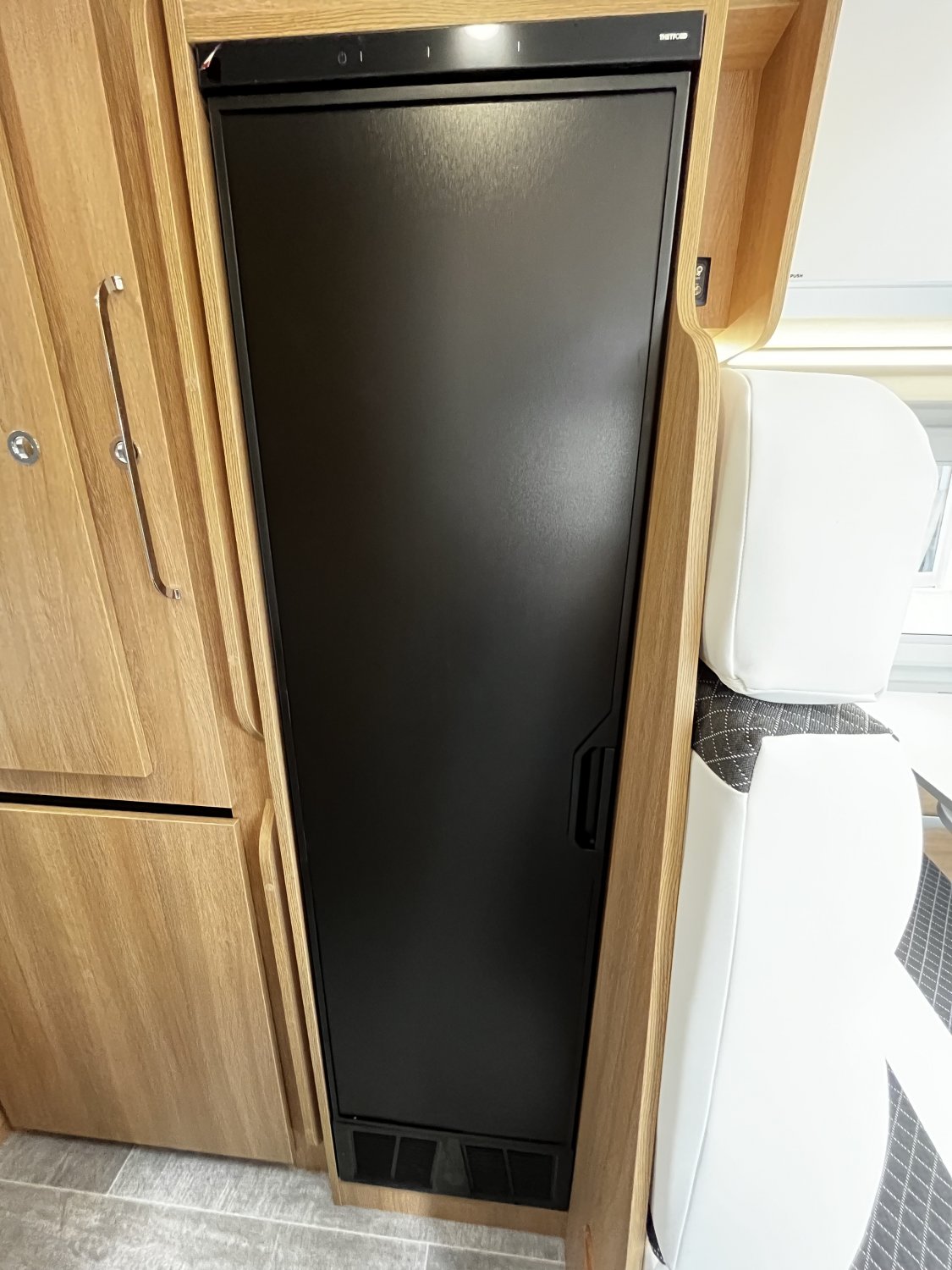 Antoine Caravanes et Camping Car 60 T Giottiline