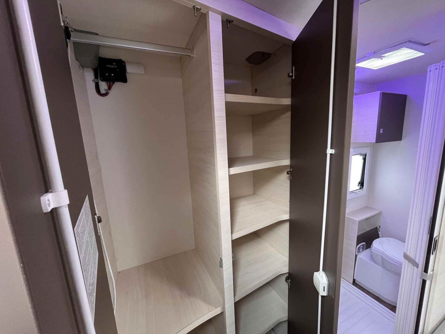 Antoine Caravanes et Camping Car GENESIS 275 Challenger