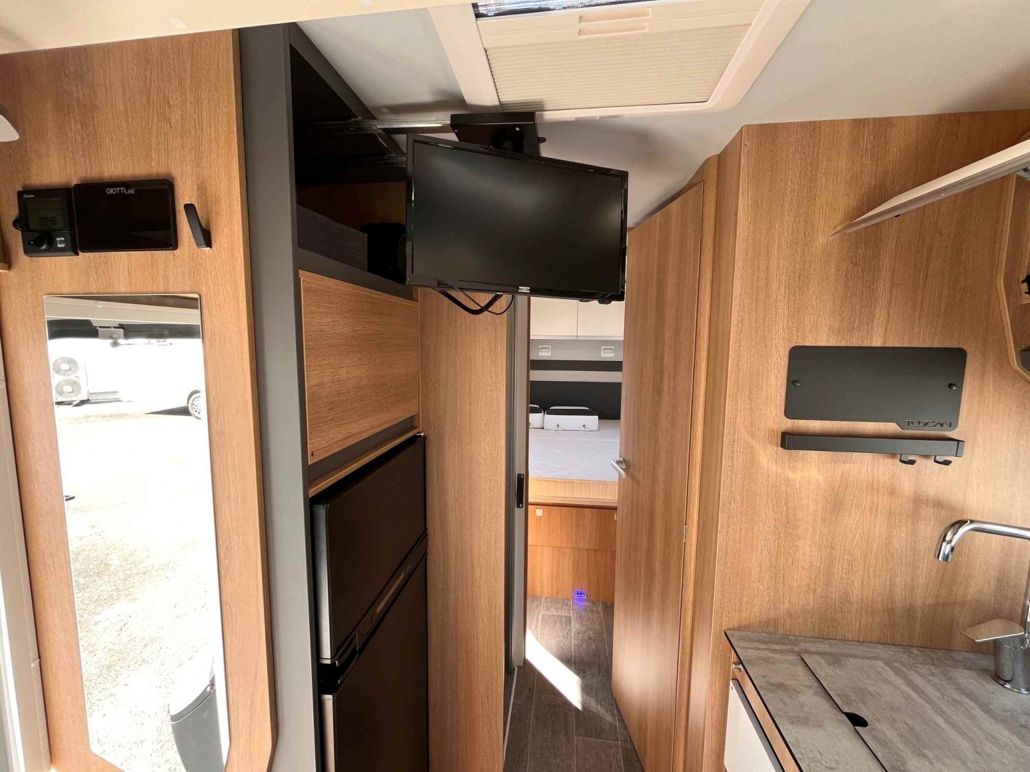 Antoine Caravanes et Camping Car GIOTTILINE TOSCAN 74 NF Giottiline