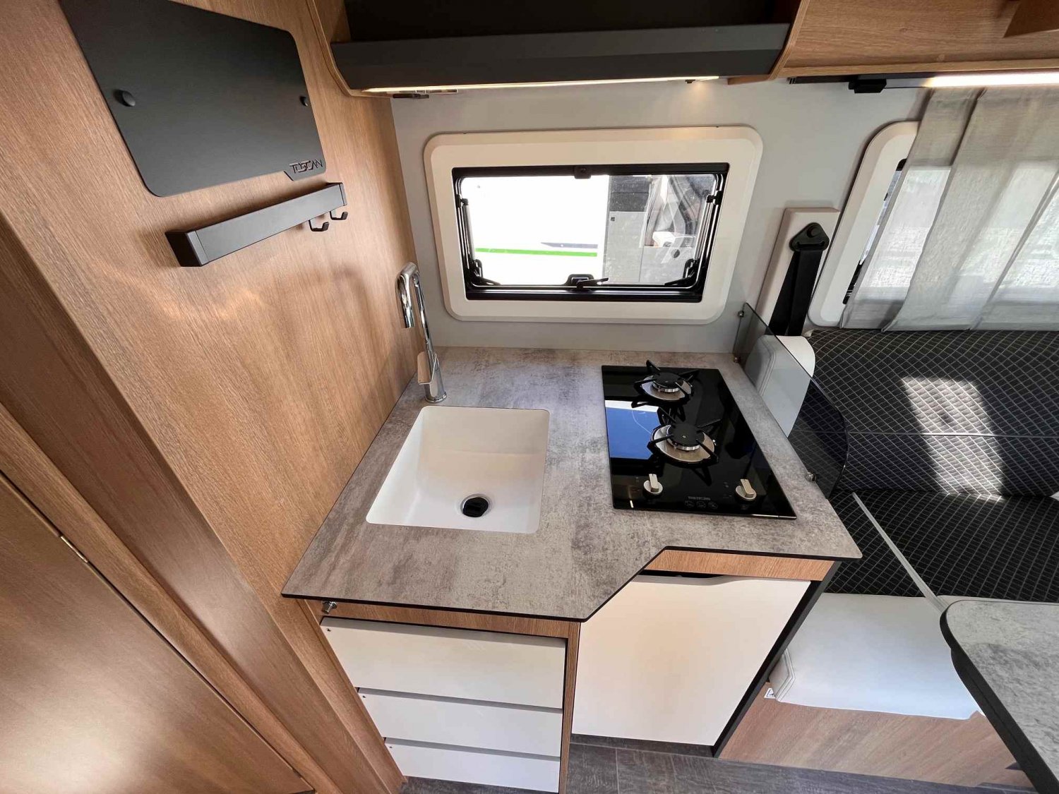 Antoine Caravanes et Camping Car GIOTTILINE TOSCAN 74 NF Giottiline