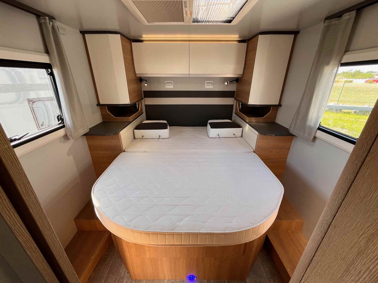 Antoine Caravanes et Camping Car GIOTTILINE TOSCAN 74 NF Giottiline