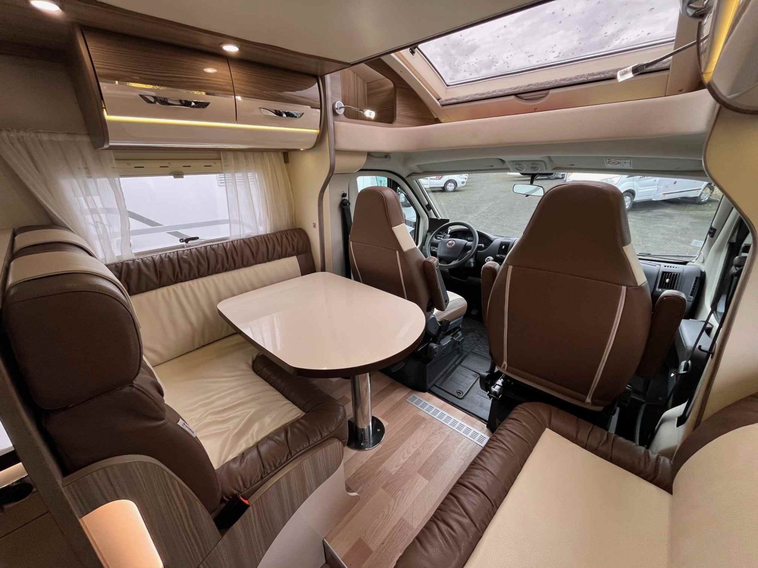 Antoine Caravanes et Camping Car 720 LC PRIVILEGE Autostar