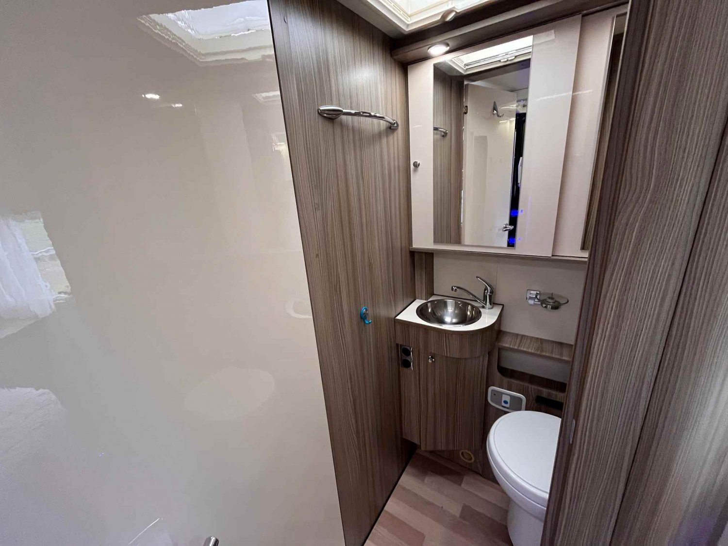 Antoine Caravanes et Camping Car 720 LC PRIVILEGE Autostar