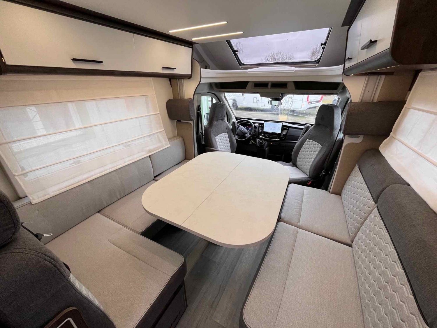 Antoine Caravanes et Camping Car TESSORO 425 Benimar