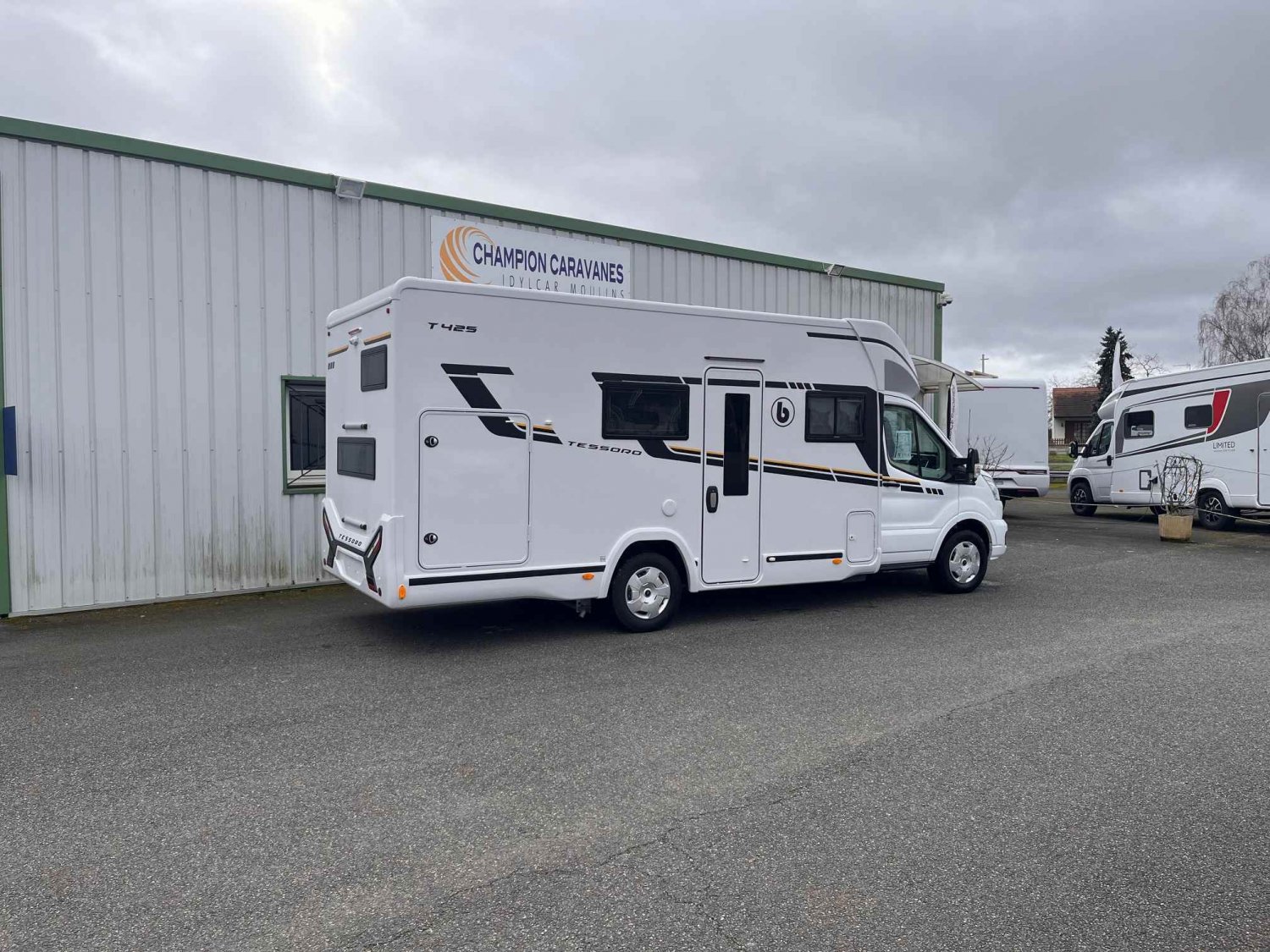 Antoine Caravanes et Camping Car TESSORO 425 Benimar