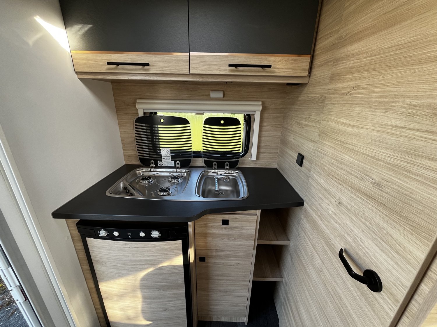 Antoine Caravanes et Camping Car COMFORT 420 CP Sterckeman
