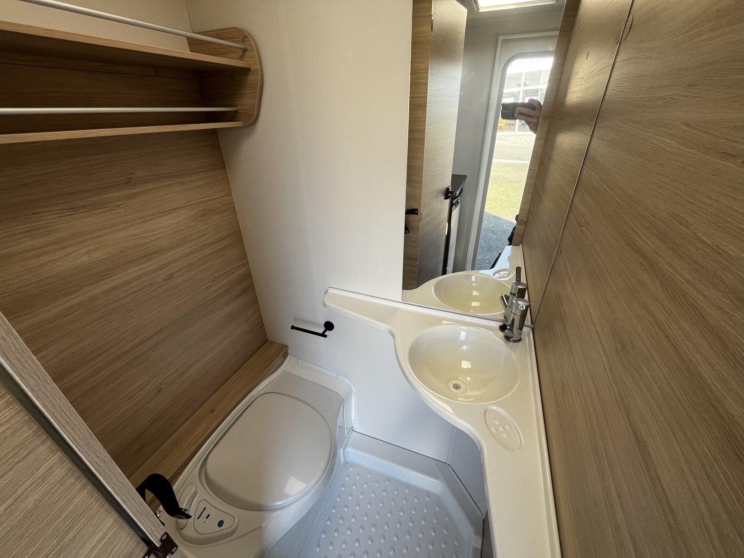 Antoine Caravanes et Camping Car COMFORT 420 CP Sterckeman