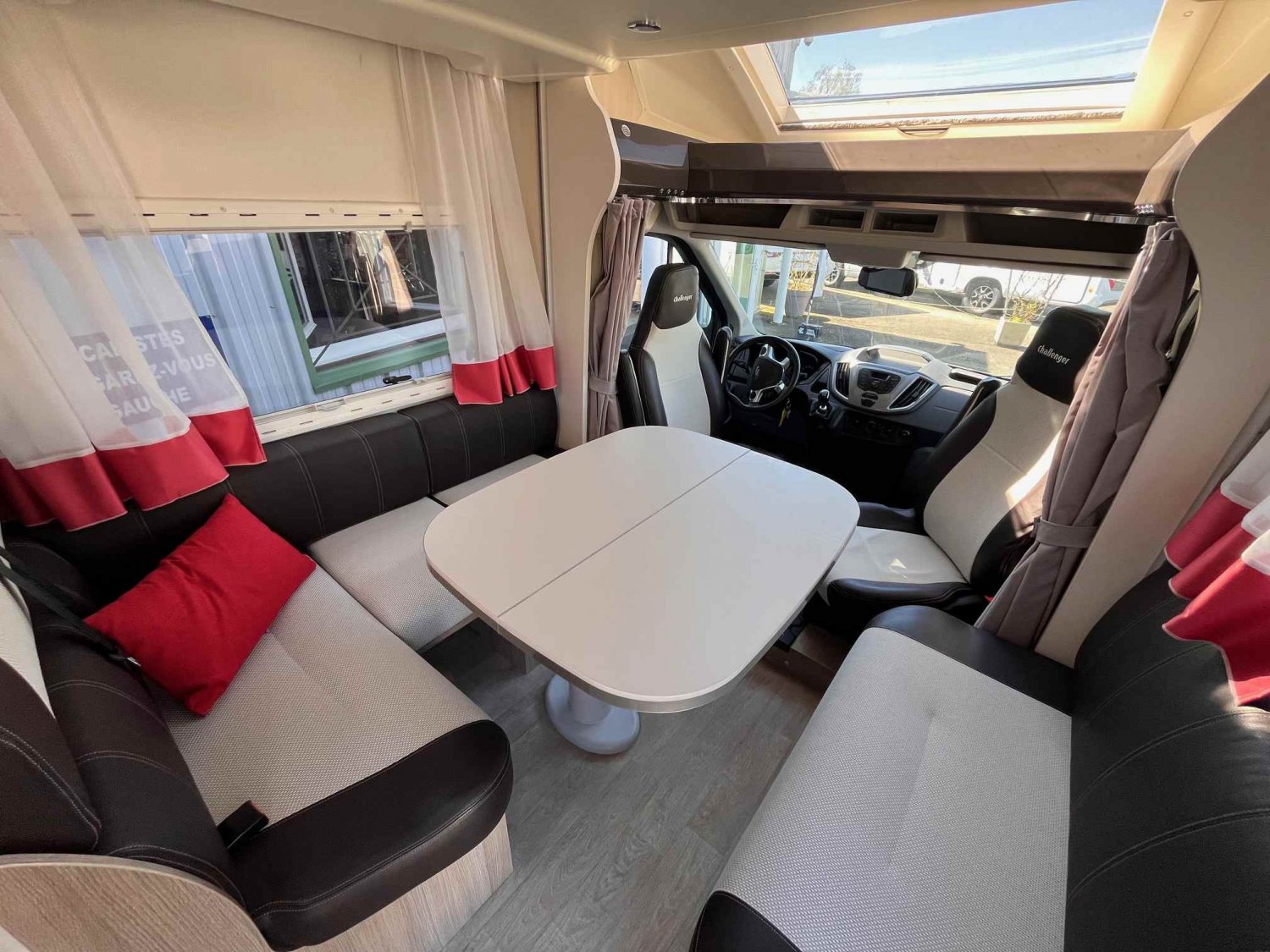 Antoine Caravanes et Camping Car GENESIS 290 Challenger