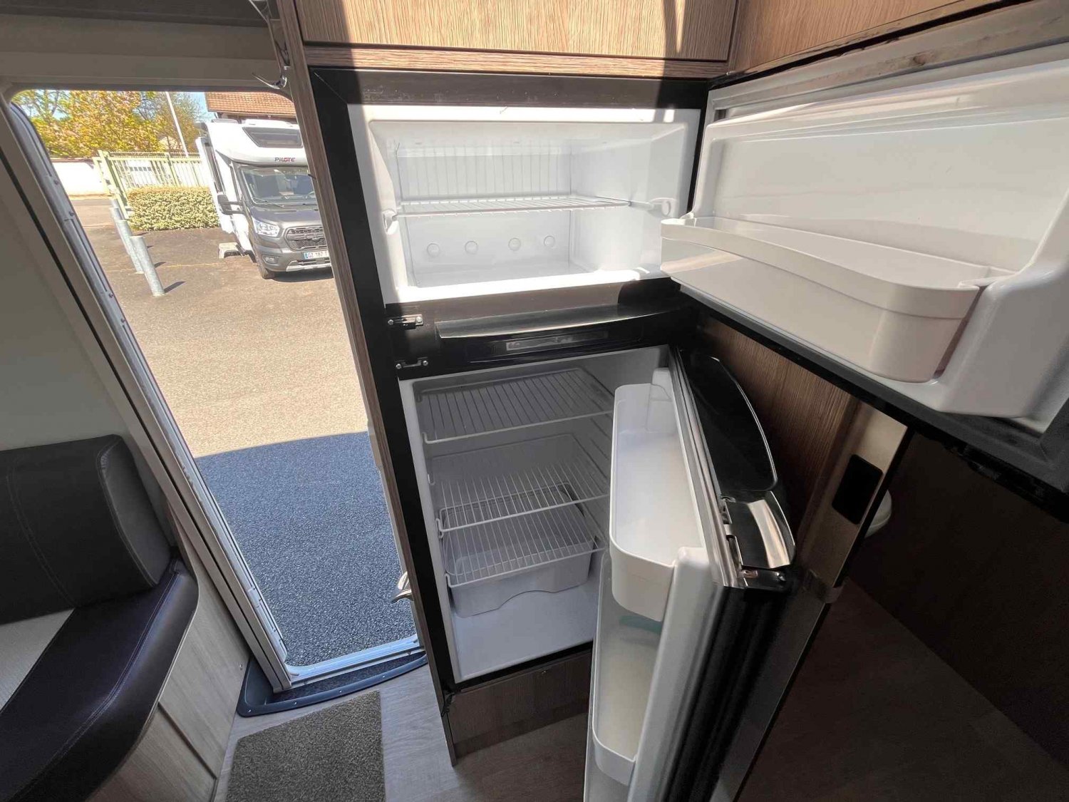 Antoine Caravanes et Camping Car GENESIS 290 Challenger