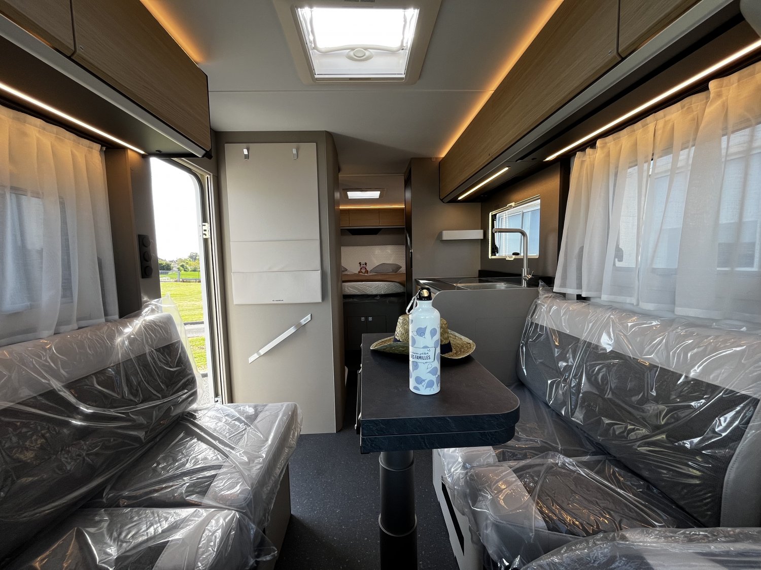Antoine Caravanes et Camping Car COMPACT DC Adria