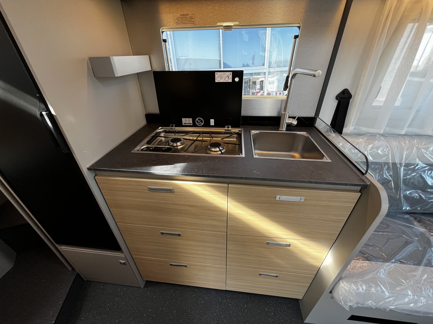 Antoine Caravanes et Camping Car COMPACT DC Adria