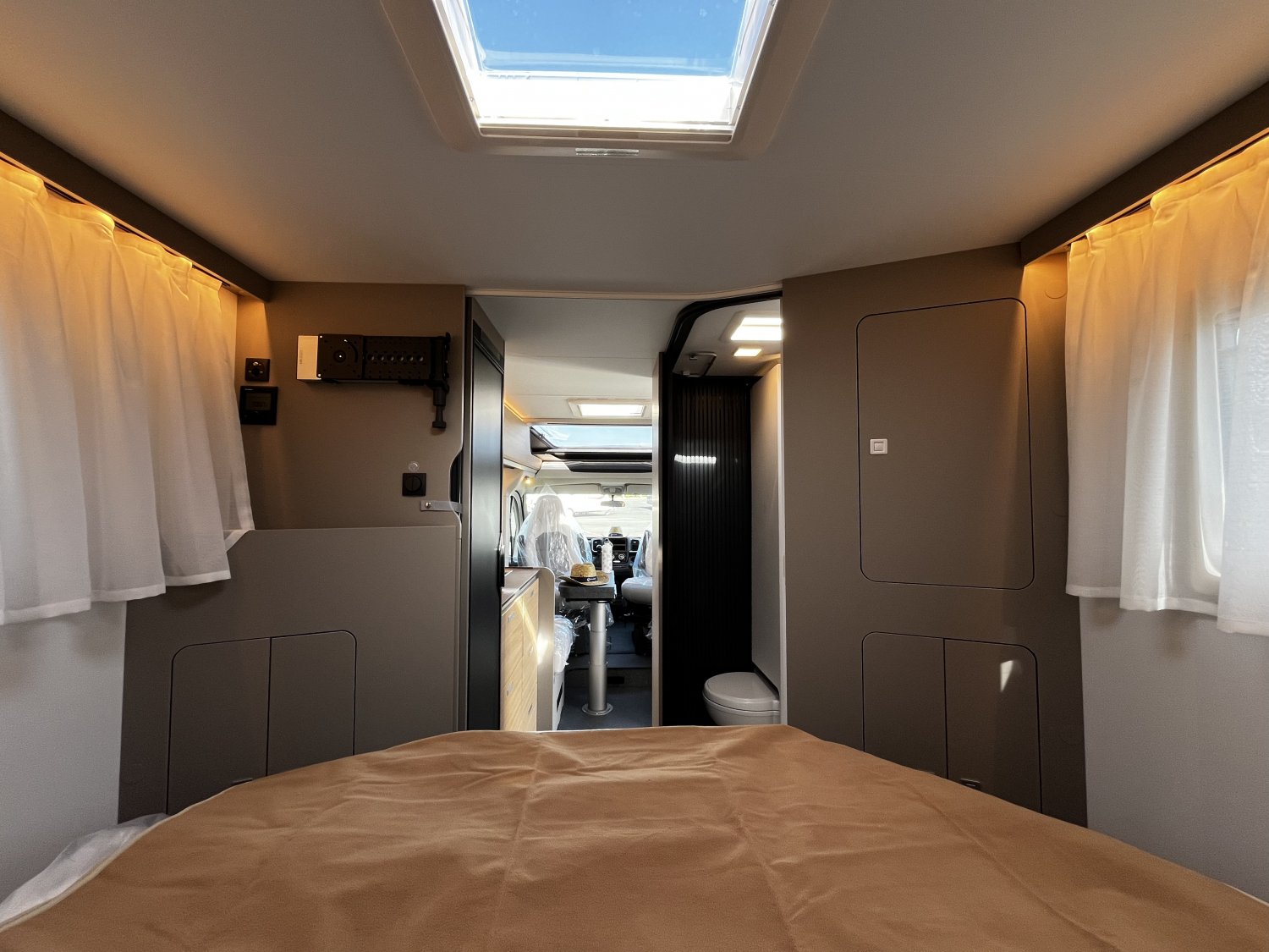 Antoine Caravanes et Camping Car COMPACT DC Adria