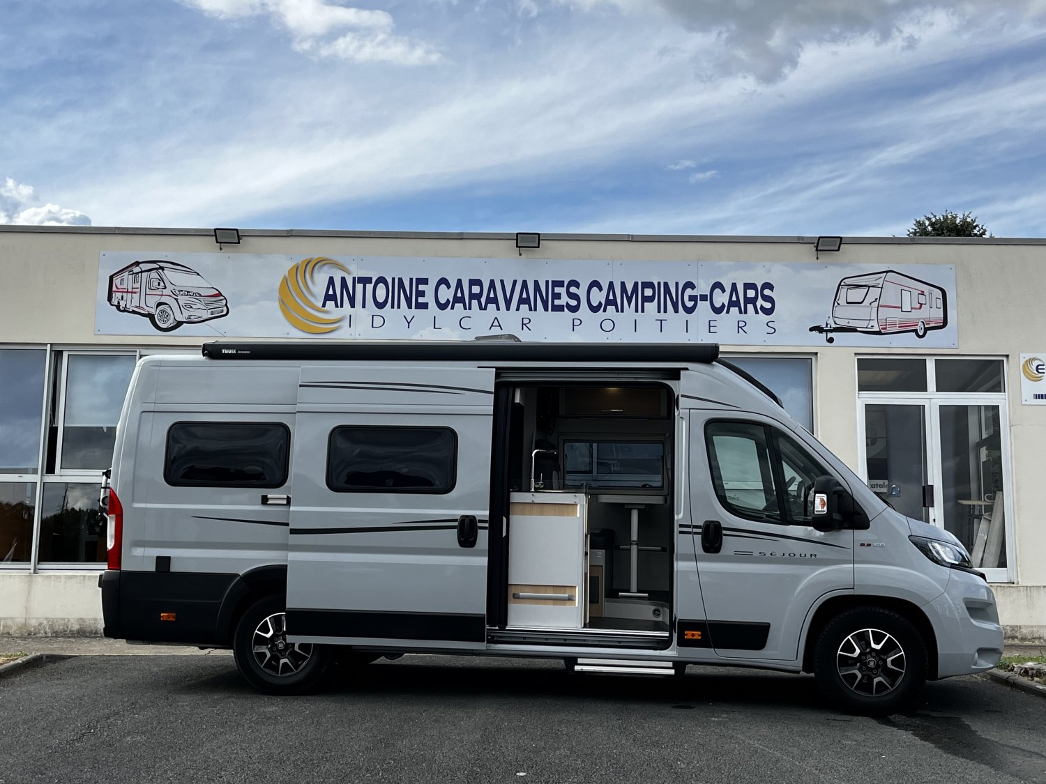 Antoine Caravanes et Camping Car - Font Vend&ocirc;me DUOVAN SEJOUR à 56 990&euro;
