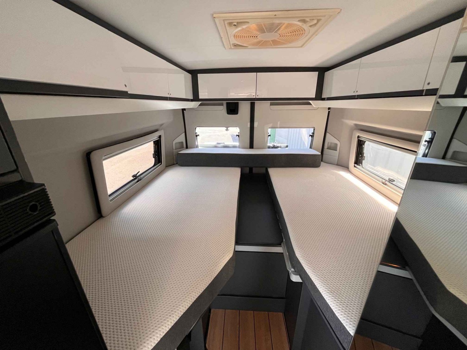 Antoine Caravanes et Camping Car ELIOS 63 LB Elios