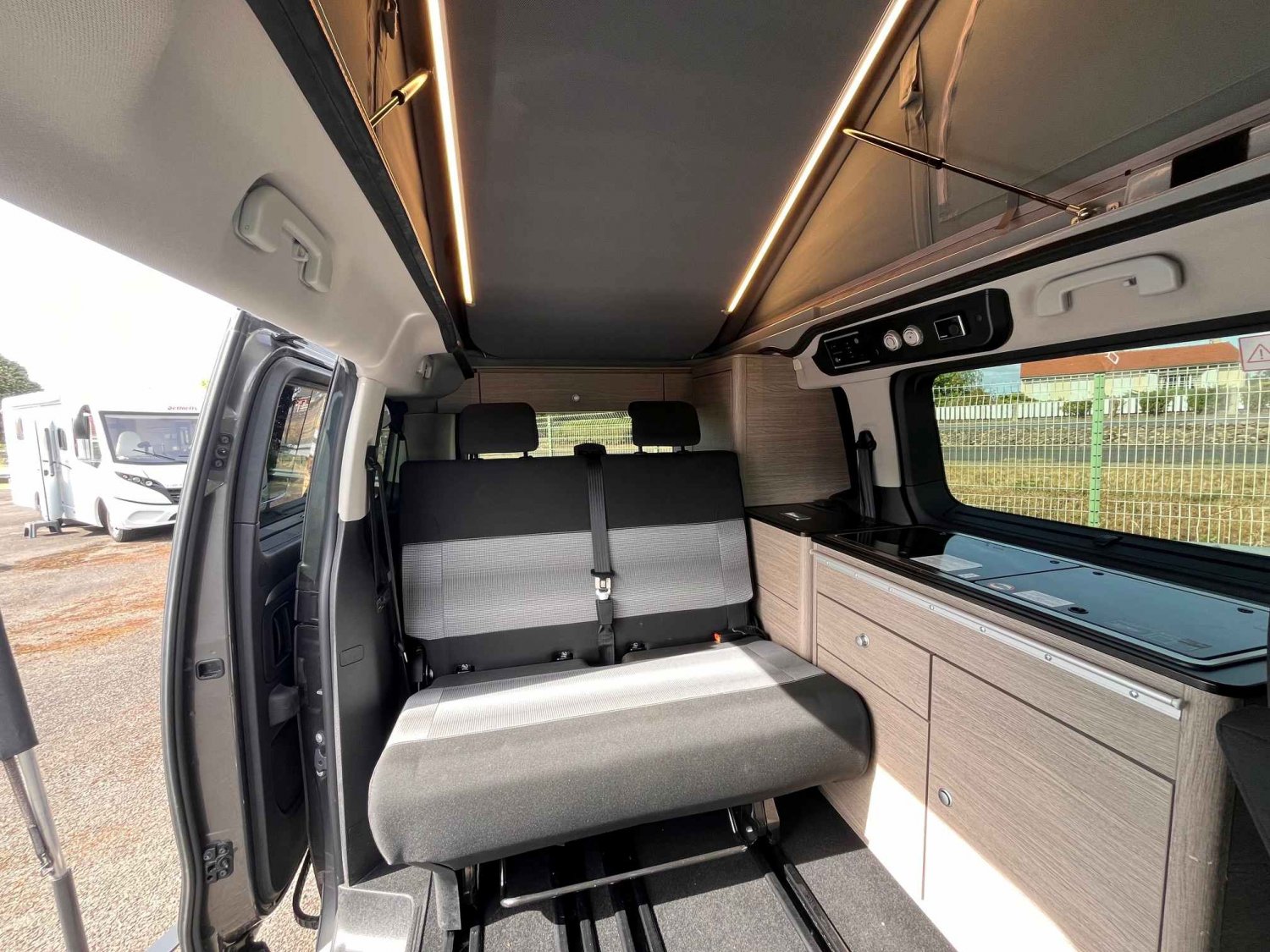 Antoine Caravanes et Camping Car POSSL CAMPSTER Possl
