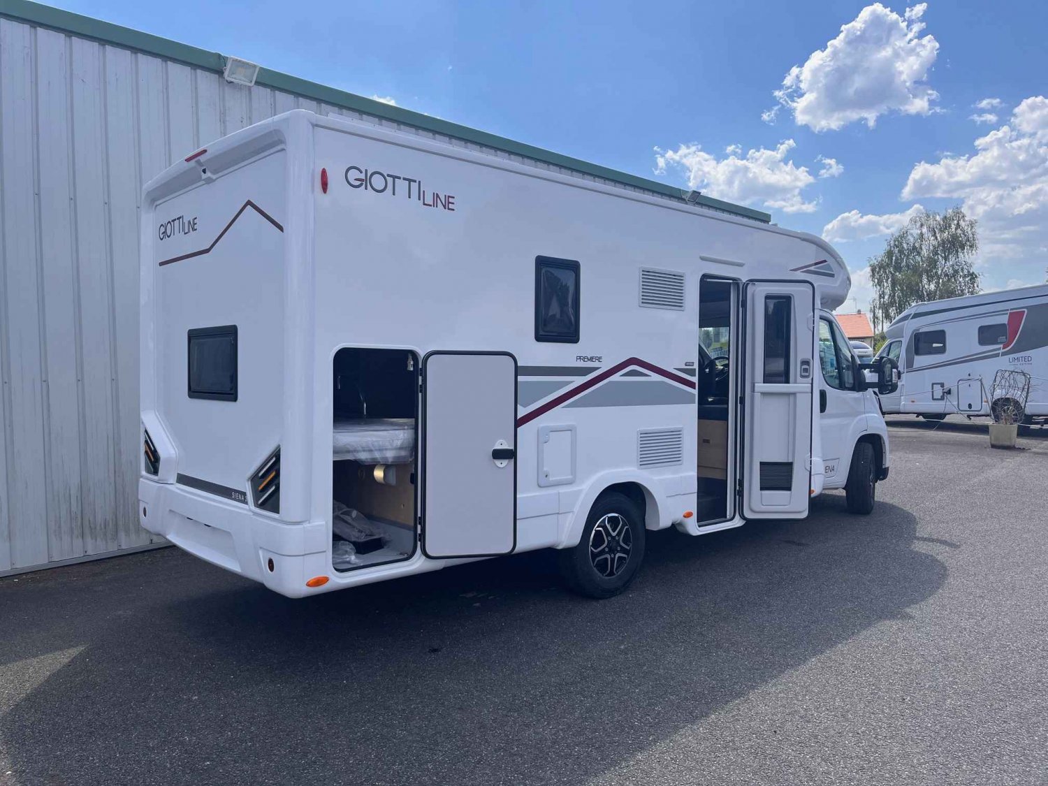Antoine Caravanes et Camping Car GIOTTI LINE SIENA 396 Giottiline