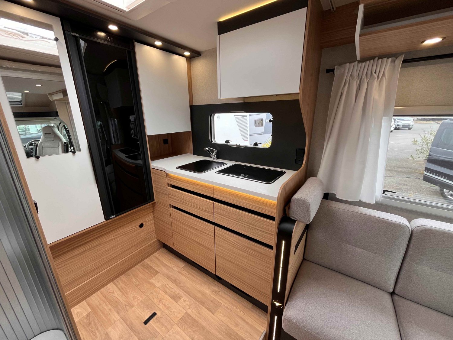 Antoine Caravanes et Camping Car P620 EXPRESSION Pilote