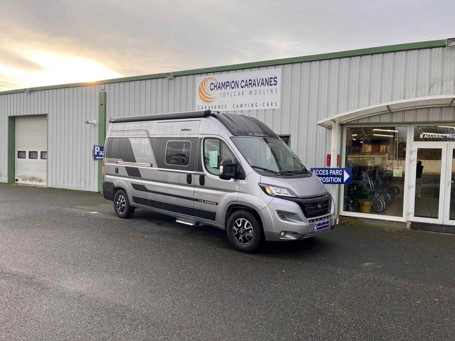 Antoine Caravanes et Camping Car - Adria TWIN SUPREME 600 SPB à 69 828 &euro;