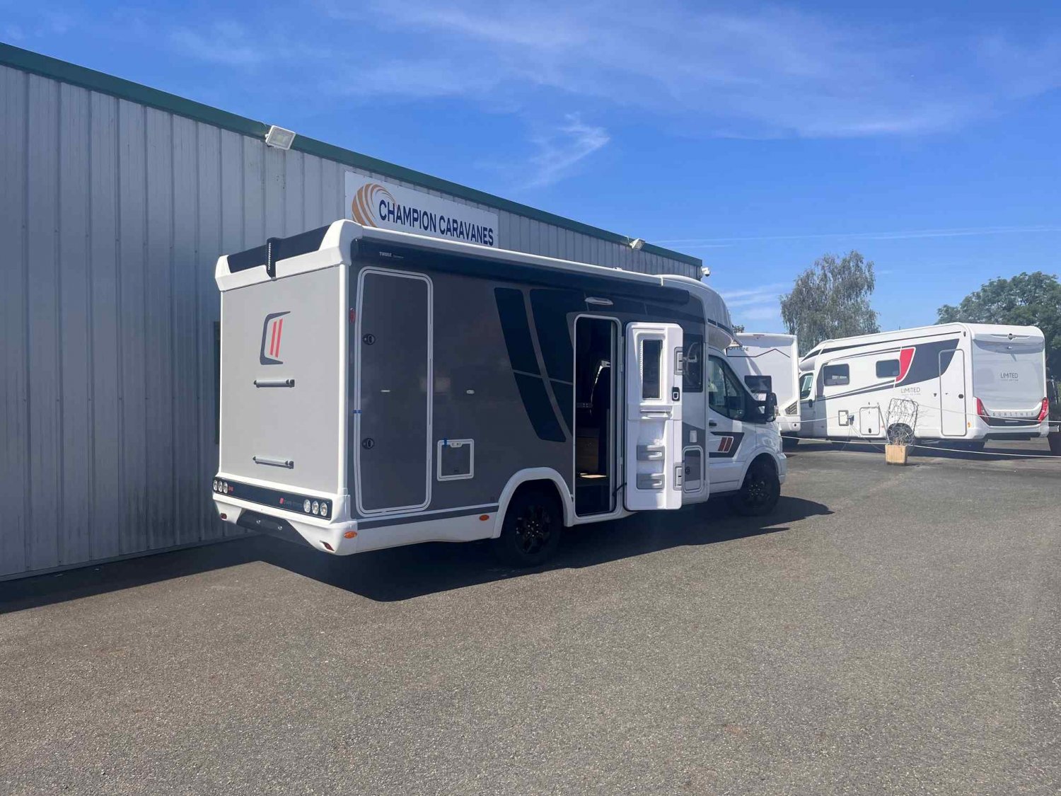 Antoine Caravanes et Camping Car 240 ETAPE EDITION Challenger