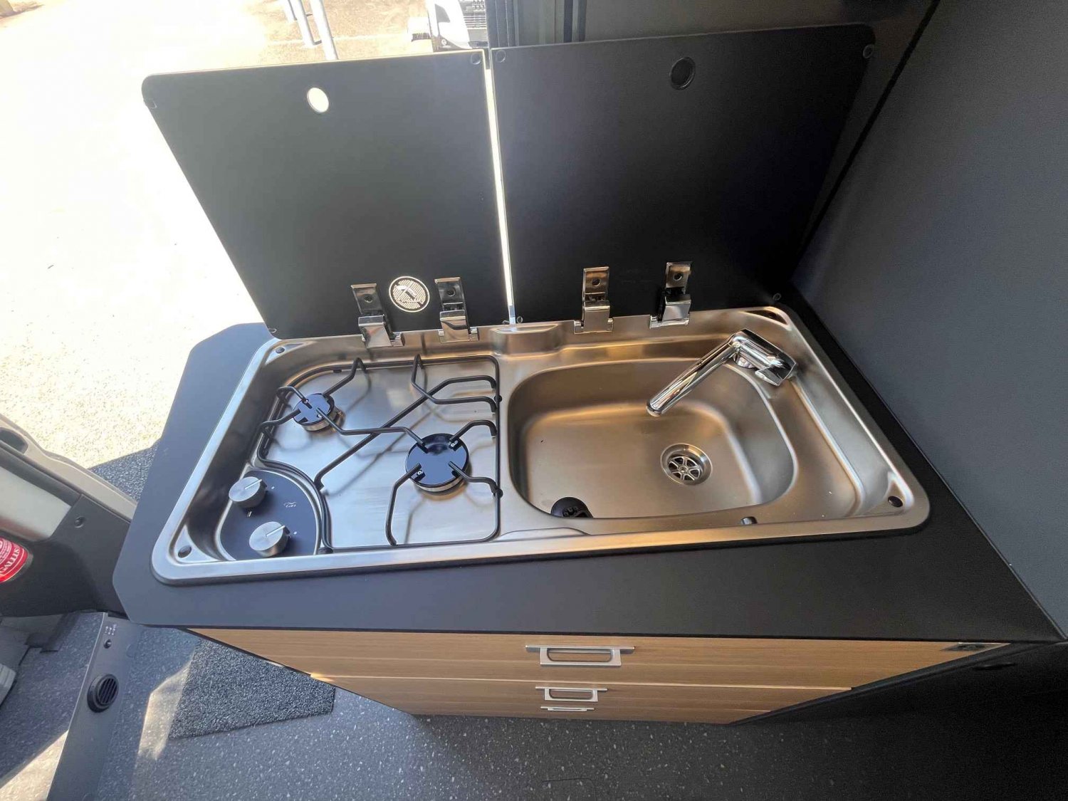 Antoine Caravanes et Camping Car TWIN 640 SGX 60 Years Adria