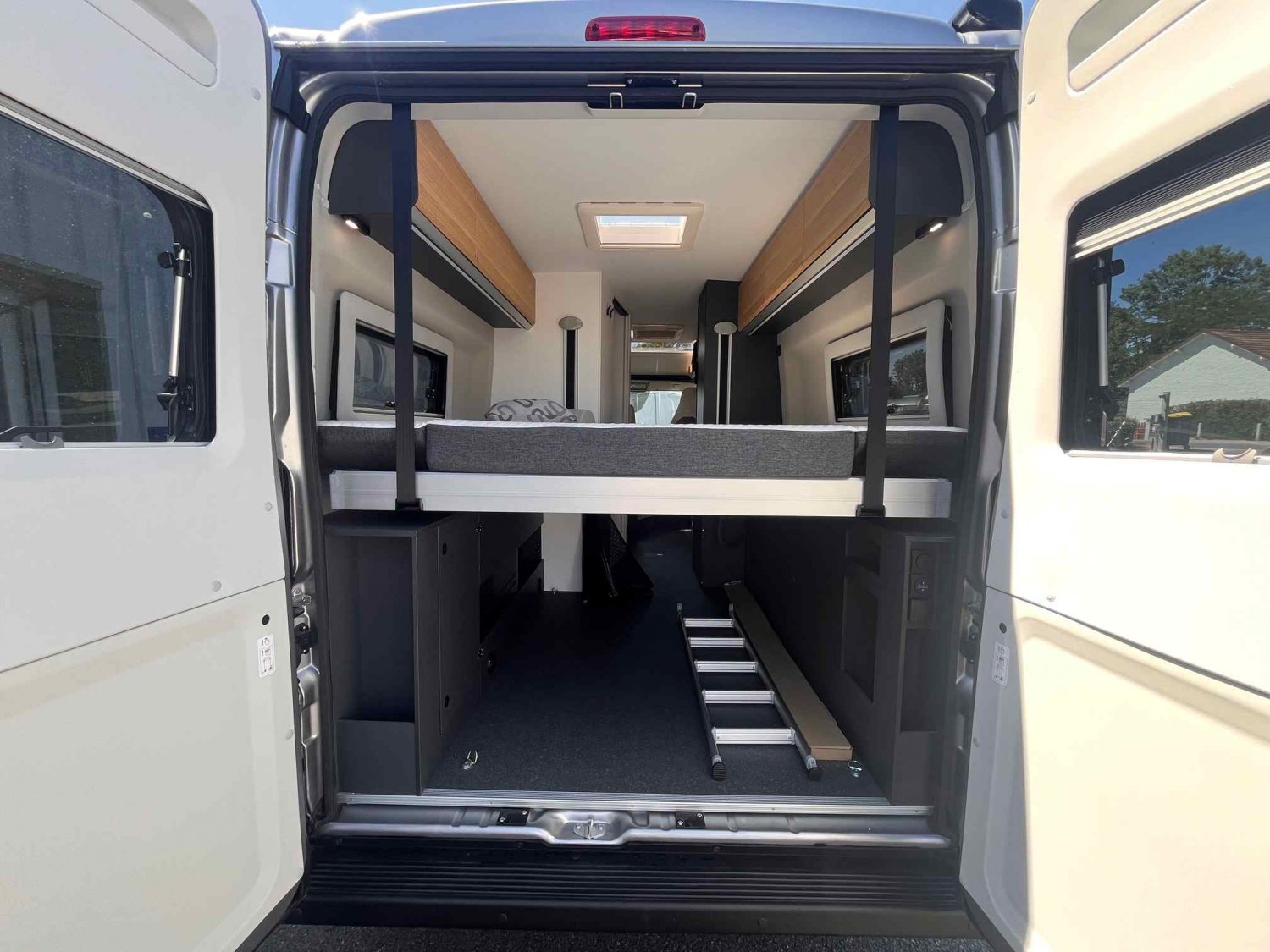 Antoine Caravanes et Camping Car TWIN 640 SGX 60 Years Adria
