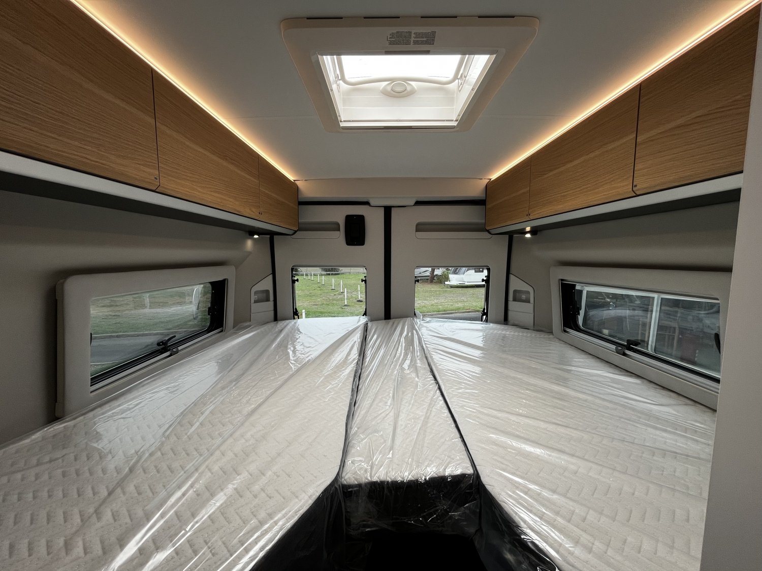 Antoine Caravanes et Camping Car TWIN EDITION 640 SLB Adria